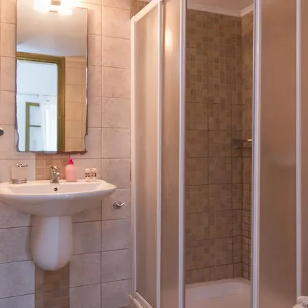 Agnanti Traditional Pensionat Kástron